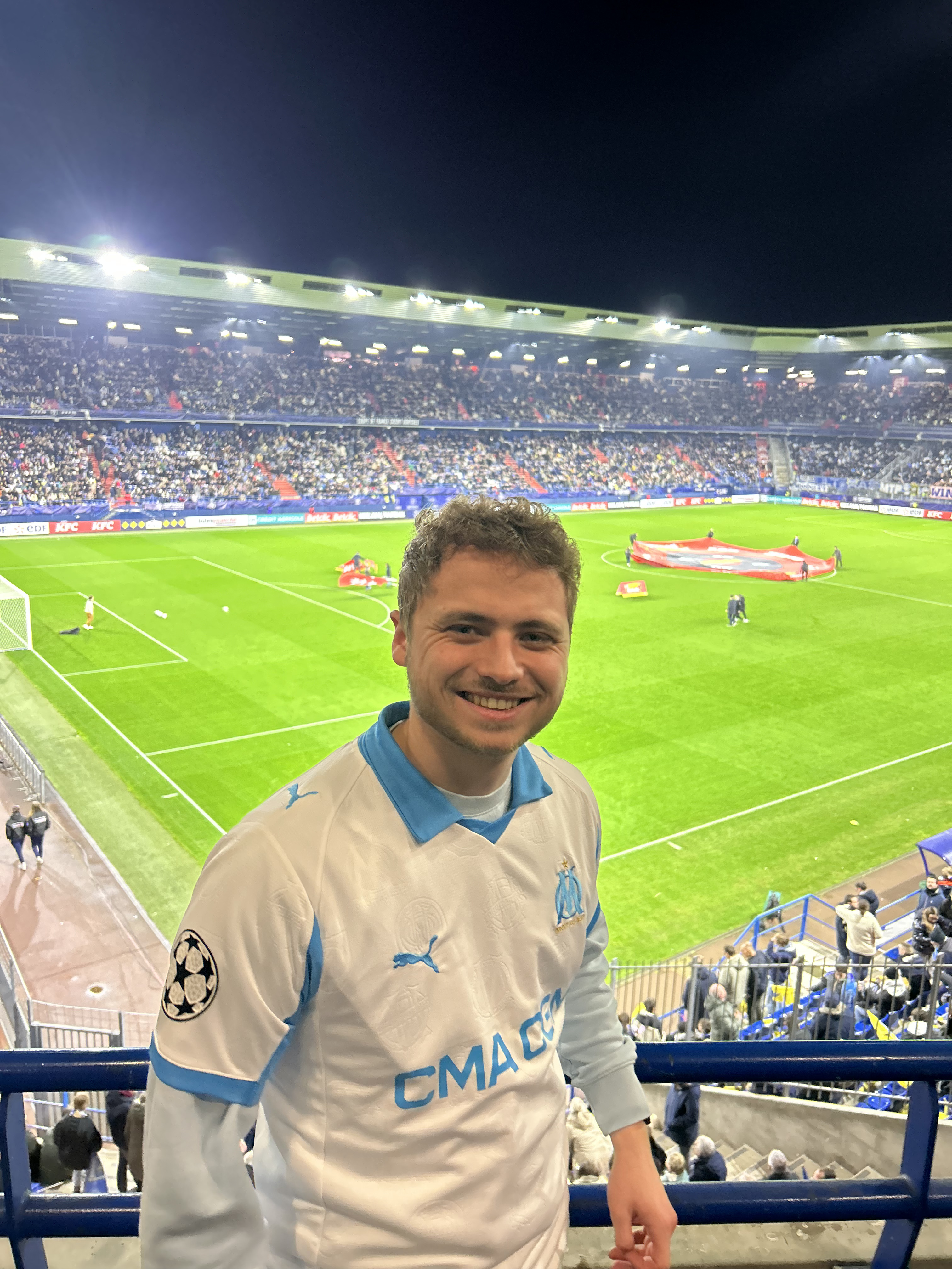 Noah Berneaud avec le maillot de l'OM